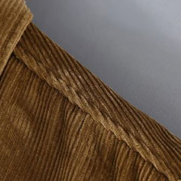 Veste en velours côtelé au design classique
