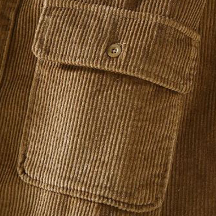 Veste en velours côtelé au design classique